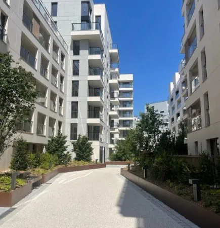 Appartement en résidence 4 pièces 80 m² 