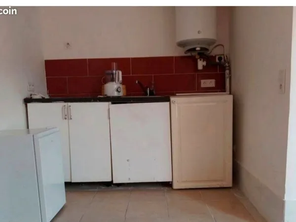 LOCATION - DISPO MARS - Bien lire l'annonce 