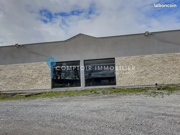 Local 230 m² Saint-Sernin 
