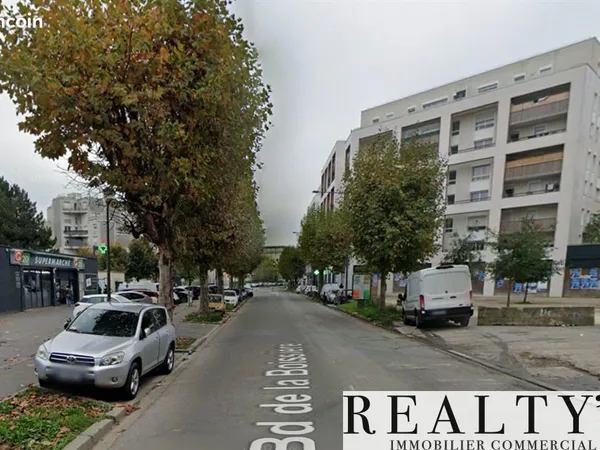 Local commercial 162 m² 