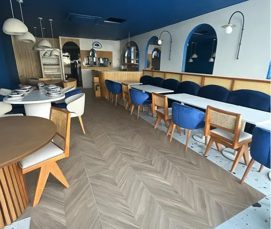 Restaurant en face de la gare de Fosses 