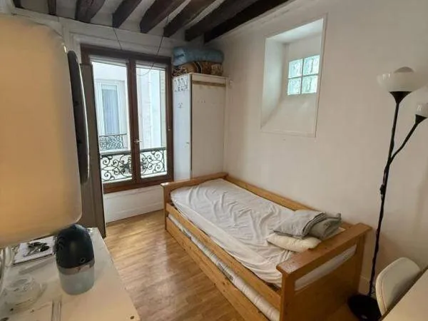 Studio 1 pièce 12 m² 