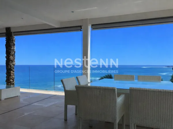 Maison Arue 9 pièce(s) 390 m2 