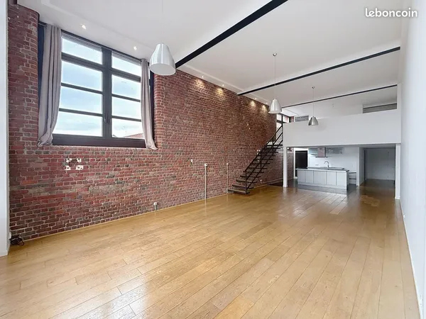 Loft/atelier/surface 4 pièces 142 m² 