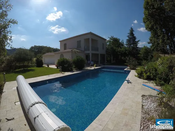 Villa 7 pièces 189 m² 