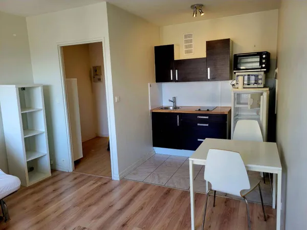 Studio 1 pièce 28 m² 