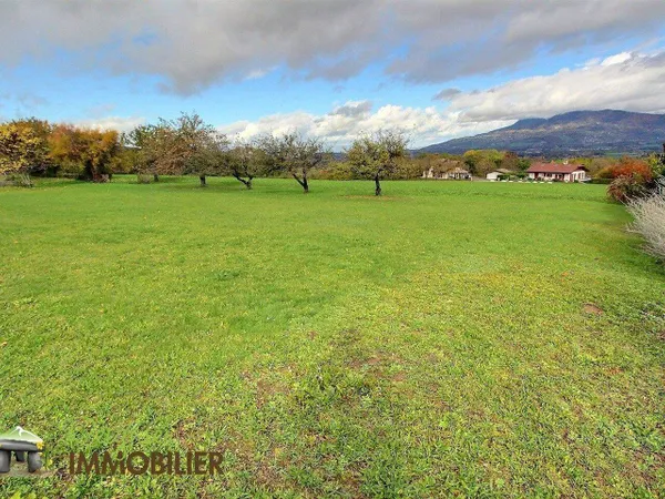Terrain constructible 617 m² 