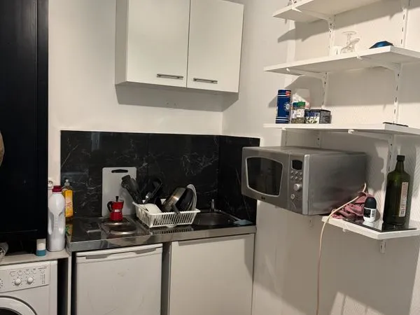Studette 10m2 métro porte Clichy / École 42 