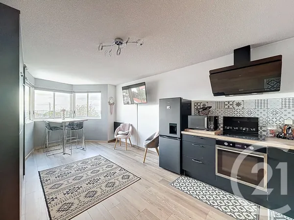 Studio 1 pièce 28 m² 