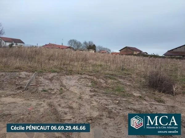 Terrain 689 m² 