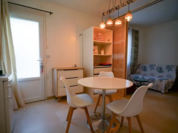 STUDIO MODERNE COEUR DE VILLAGE 