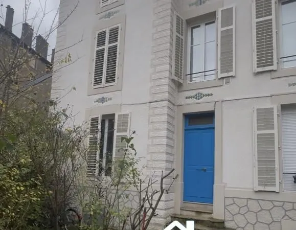 Studio 1 pièce 17 m² 