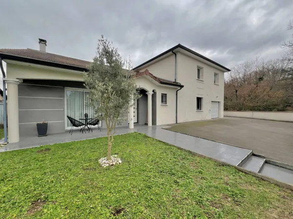 Maison 5 pièces 140 m² 