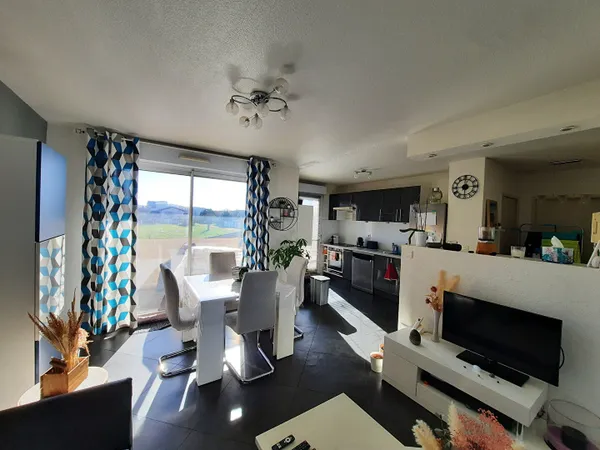 Appartement T2 meublé - 42 m² - Croix-Daurade - Résidence avec piscine 