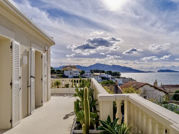 Maison 5 pièces offrant une vue panoramique 