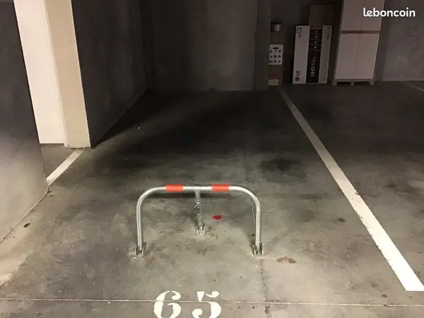 Parking en sous-sol R-1 