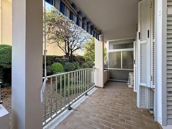 APPARTEMENT TERRASSE PROCHE MER 
