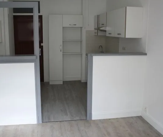 SAUMUR Centre rue Lorraine STUDIO 27 M² 