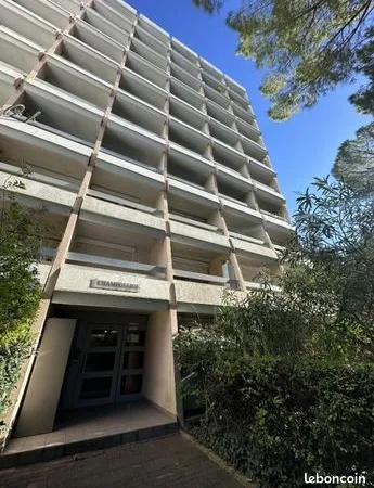 Studio 1 pièce 18 m² 