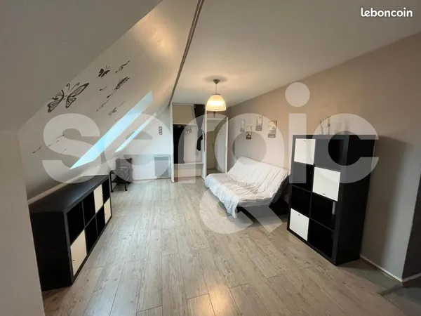 Studio 1 pièce 25 m² 