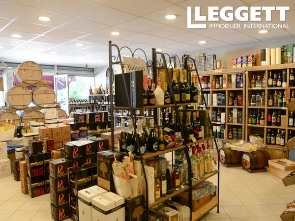 Commerce de 120m2, idéalement situé, bail tous commerces 