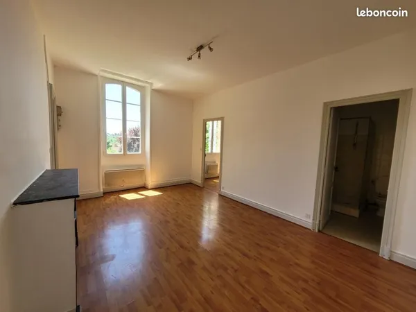 Studio 1 pièce 20 m² 