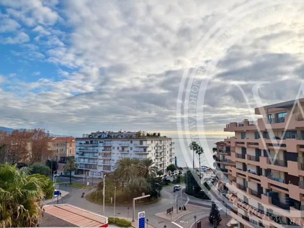 Menton Elégant Penthouse avec Terrasse Panoramique 