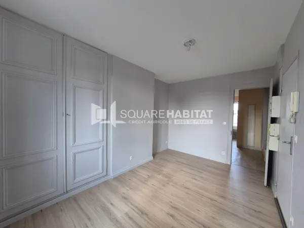 Studio 1 pièce 27 m² 