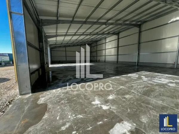 À LOUER - LOCAL D'ACTIVITÉS 750 M² - CAVAILLON 