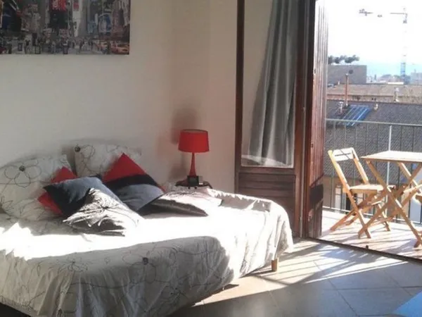 Studio 1 pièce 25 m² 
