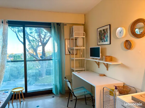 STUDIO meublé avec garage 