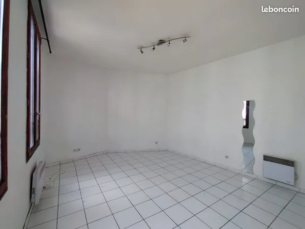 Studio 1 pièce 25 m² 
