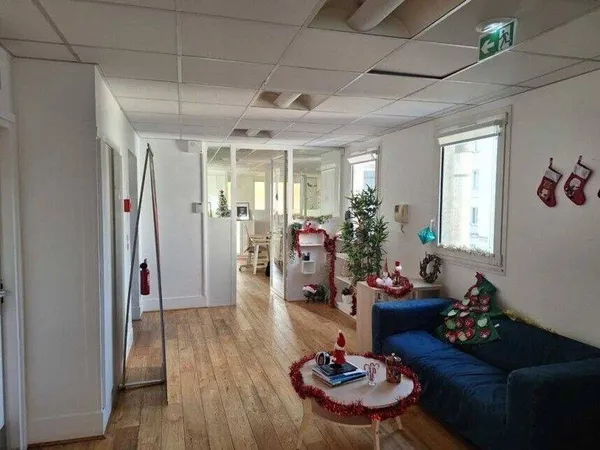 Bureaux 131 m² 