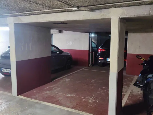 Loue parking 
