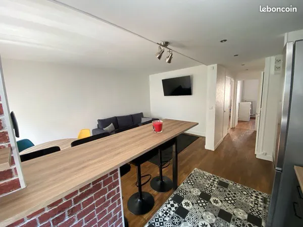 Appartement proche république chauffage inclus 