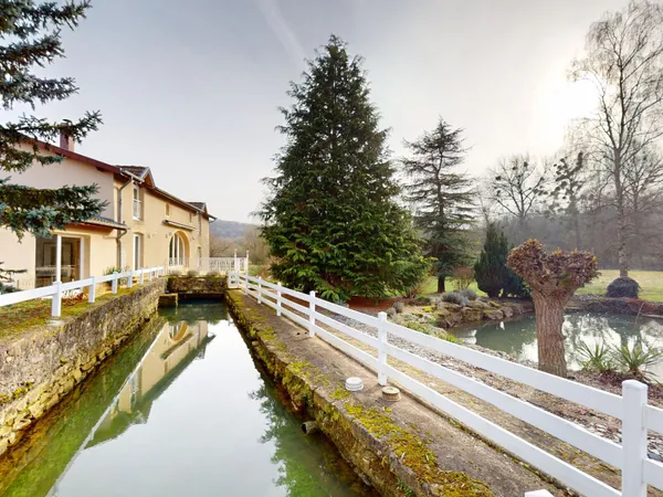 Maison 8 pièces 353 m² 