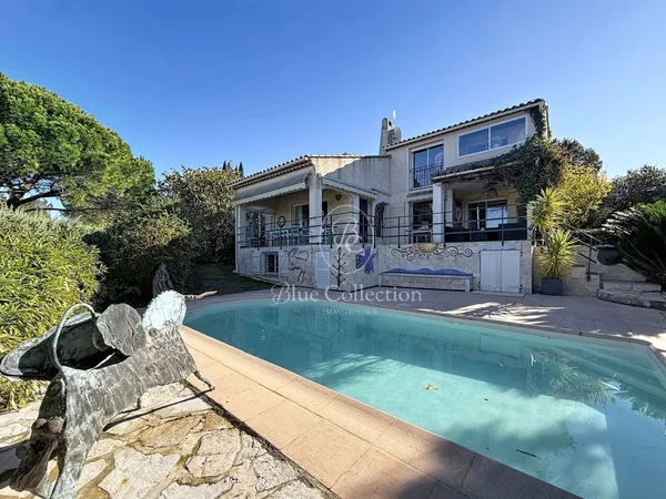 Maison 5 pièces avec piscine et garage 