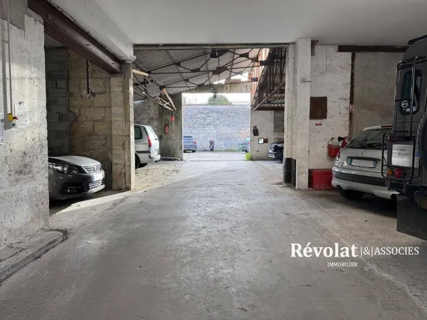 Loue parking couvert - Bordeaux 33000 