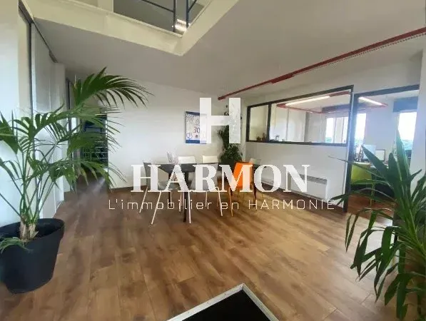 Harmon à louer : Bureau Meublé de 122 m² à Louer à Pau 