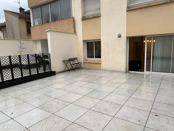 Studio 1 pièce 31 m² 
