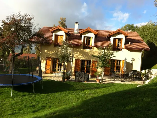 Loue maison meublée de 200m² à Saint-Martin-d'Uriage 