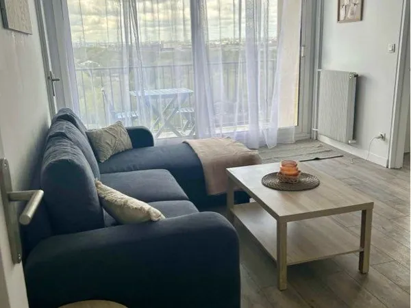 F2 location meublé avec balcon + cave 