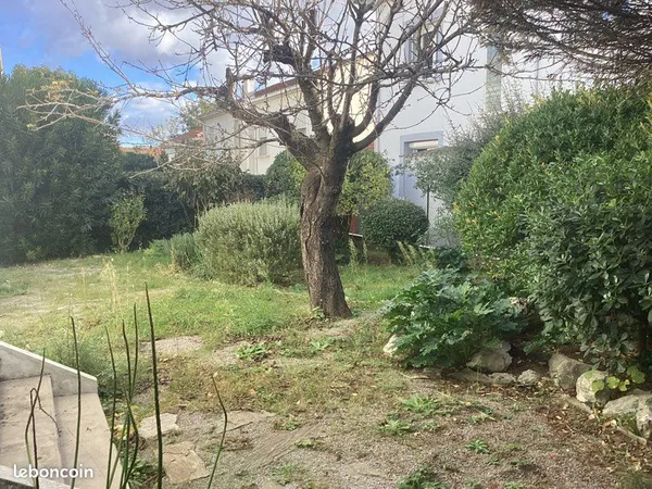 Beziers ,quartier bassin réservoir ,villa contemporaine 