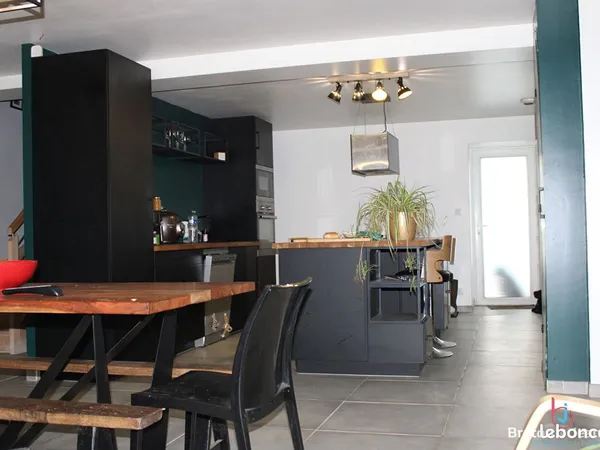 Maison 8 pièces 158 m² 
