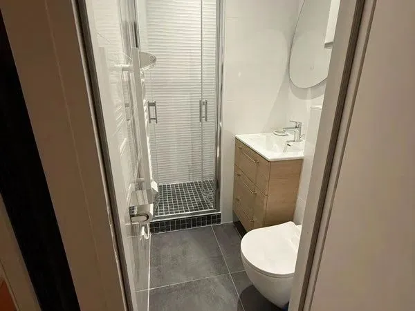 Studio fraîchement rénové et meublé 