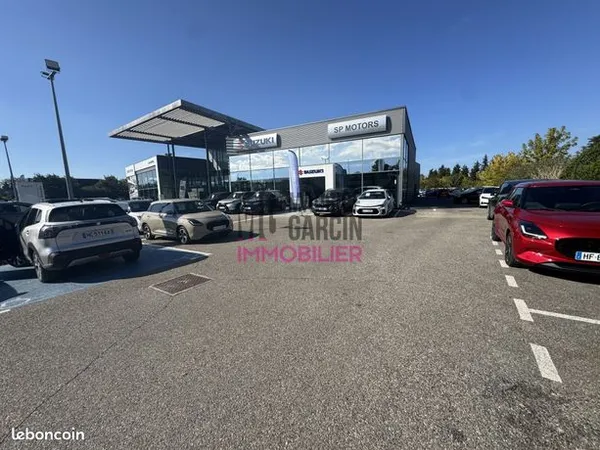 Local commercial 1814 m² 