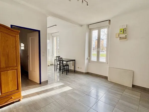 Studio 1 pièce 25 m² 