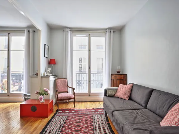 Coeur Batignolles - immeuble pierre de taille - charmant 3 pièces - 60m² 