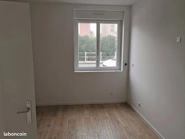 Studio en rez-de-chaussée 