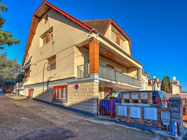 Maison de ville 10 pièces 82 m² 